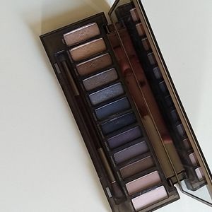 Urban Decay SMOKY palette